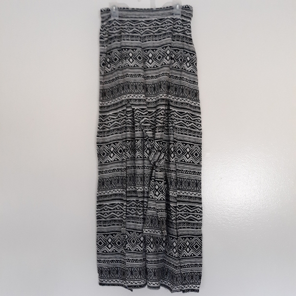 Black Print Fall Maxi Skirt - Picture 4 of 7